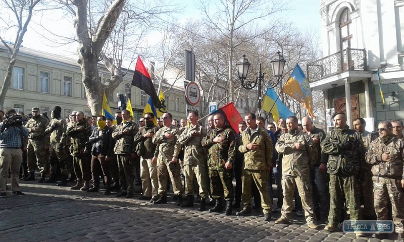 Активисты снова поехали перекрывать трассу Одесса – Киев 
