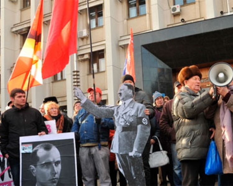 Депутаты Одесского облсовета поддержали выдвинутую митингующими одесситами антифашистскую резолюцию