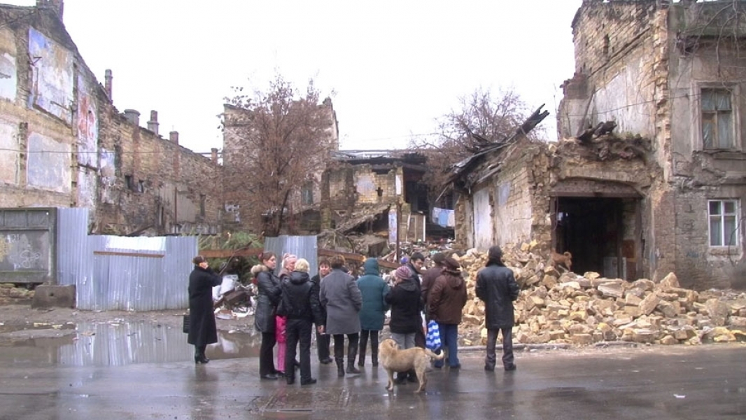 Стена дома обрушилась в центре Одессы