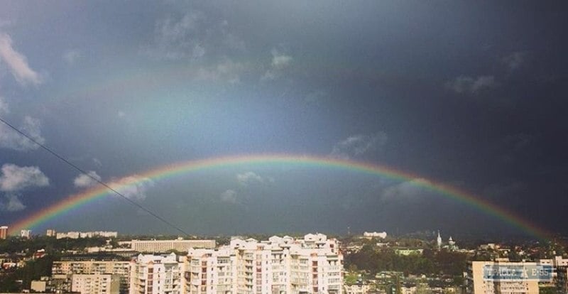 Жители Одессы наблюдали огромную радугу над городом (фото)