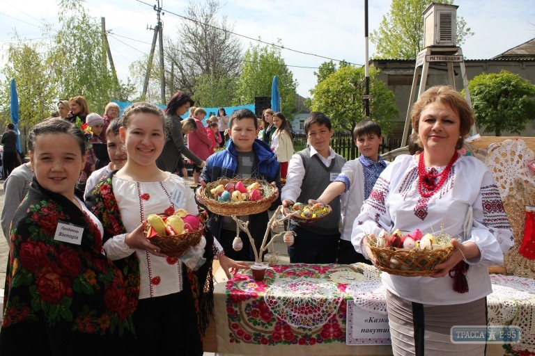 Школа в Балте провела ярмарку, чтобы собрать денег на ремонт к 80-летнему юбилею