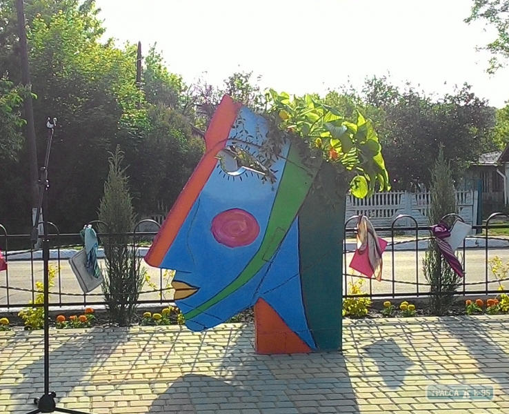 Арт-объект в стиле Пикассо появился в Коминтерновском