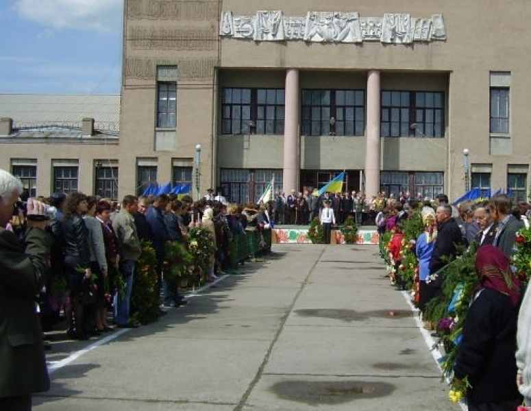 Жители Кодымы на Одесщине отмечают день освобождения от фашистов с заброшенными памятниками героям