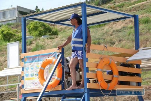 С начала курортного сезона на одесских пляжах спасли 206 человек