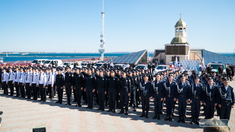 Патрульная полиция Одессы торжественно отметила первую годовщину своего создания (фоторепортаж)