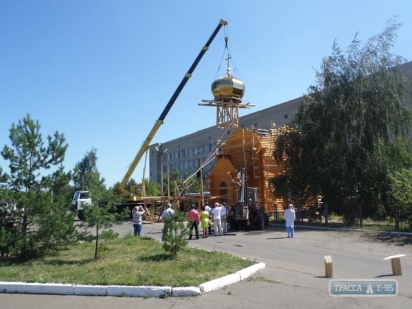 Позолоченный купол появился на новом храме в Балте